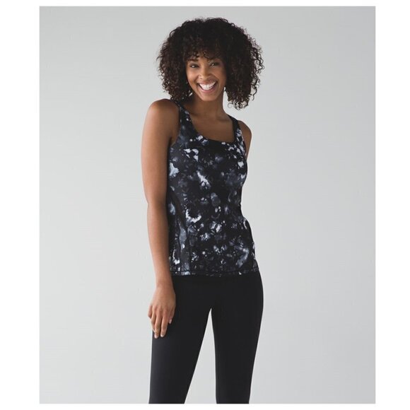 Lululemon Rise and Flow TankLululemon Rise and Flow Tank - Picture 3 of 13